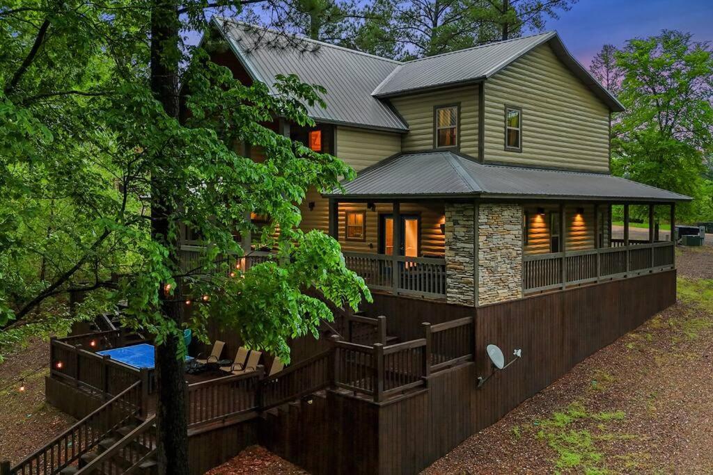 Broken Bow Beauty! King Suite, Hot Tub, Arcade, Wraparound Porch Exterior photo