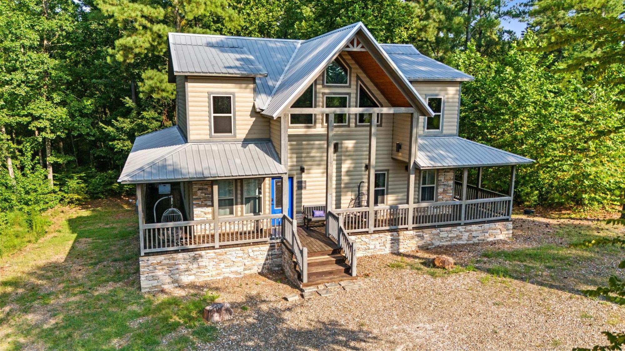 Broken Bow Beauty! King Suite, Hot Tub, Arcade, Wraparound Porch Exterior photo