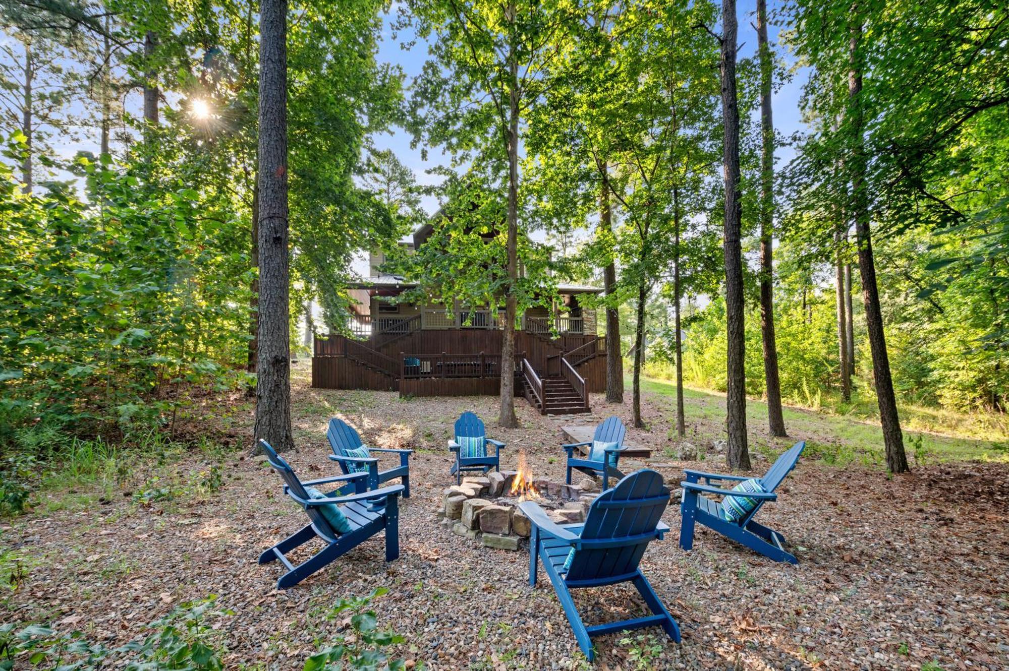 Broken Bow Beauty! King Suite, Hot Tub, Arcade, Wraparound Porch Exterior photo